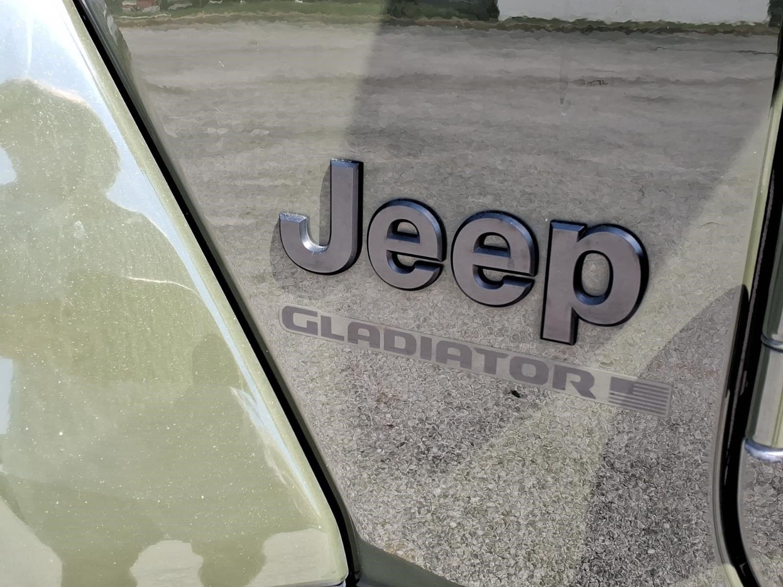 Used 2023 Jeep Gladiator Sport AWD/4WD image 13