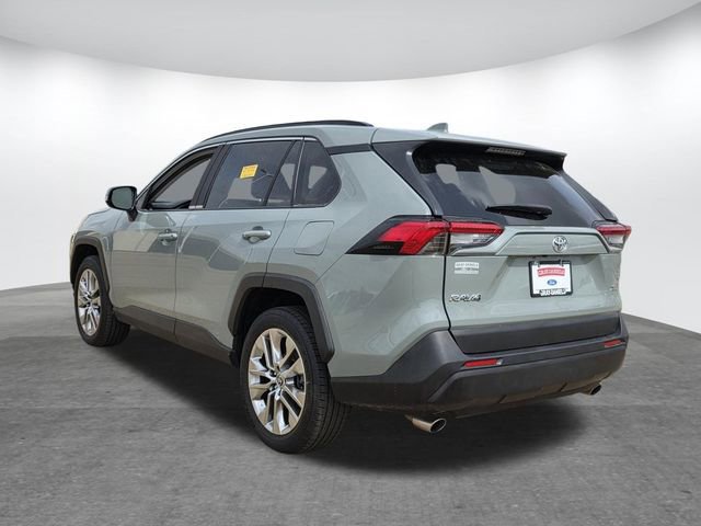 Used 2020 Toyota RAV4 XLE Premium image 2