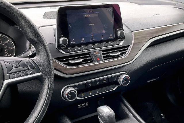 Used 2025 Nissan Altima 2.5 SV FWD image 6