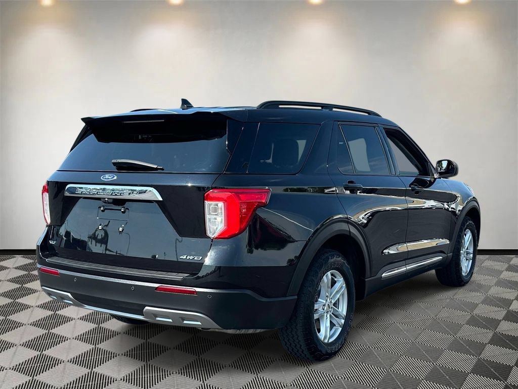 Certified 2022 Ford Explorer XLT w/ Equipment Group 202A AWD/4WD image 4