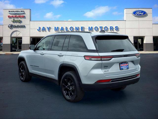 Used 2025 Jeep Grand Cherokee Altitude AWD/4WD image 4