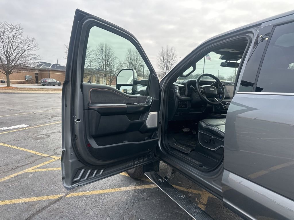 Certified 2024 Ford F350 Platinum w/ FX4 Off-Road Package image 22