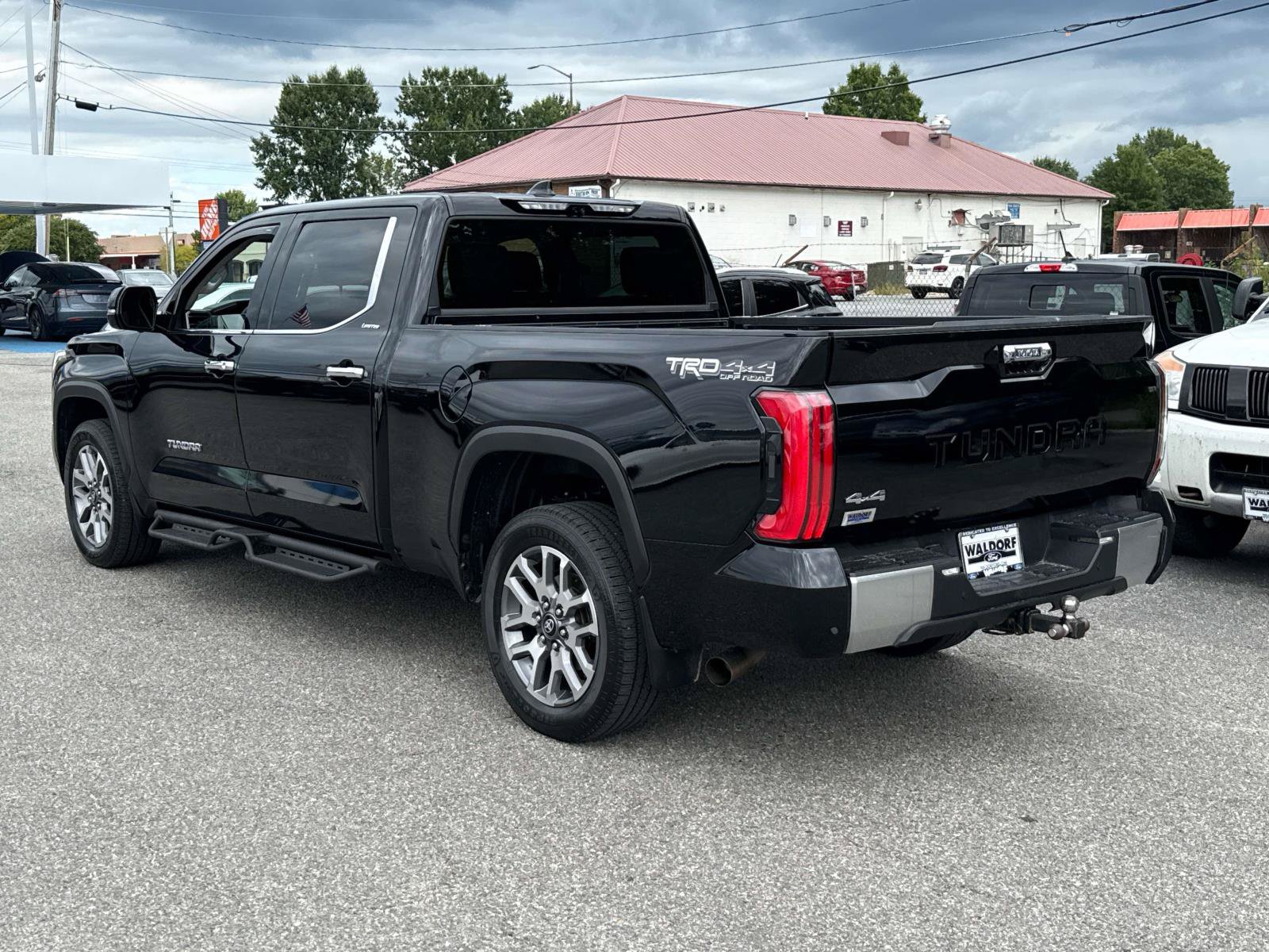 Used 2023 Toyota Tundra Limited w/ TRD Off-Road Package AWD/4WD image 4