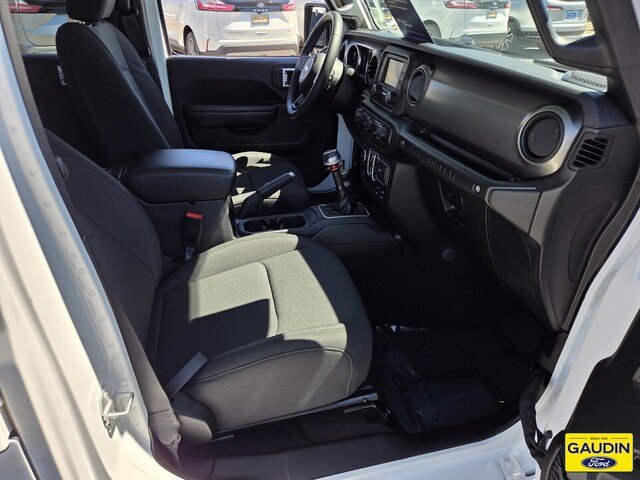 Used 2018 Jeep Wrangler Unlimited Sport S AWD/4WD image 16