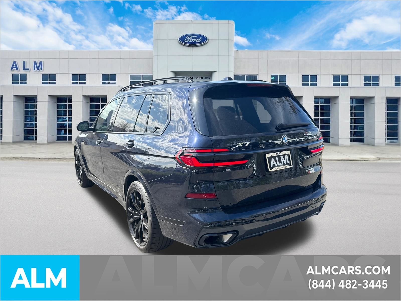 Used 2024 BMW X7 xDrive40i w/ M Sport Package AWD/4WD image 8