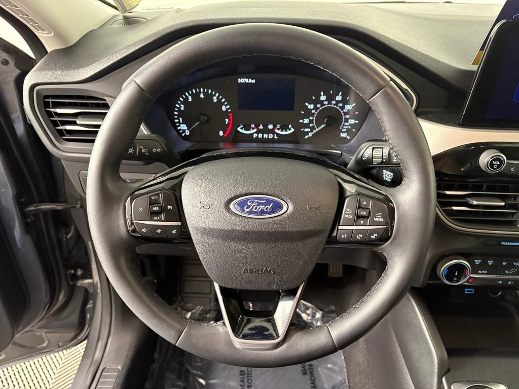 Certified 2022 Ford Escape SEL image 17