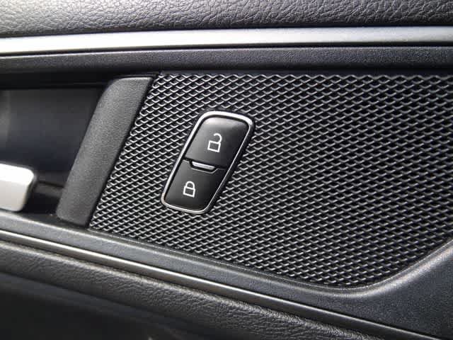 Certified 2021 Ford Edge SE FWD image 14