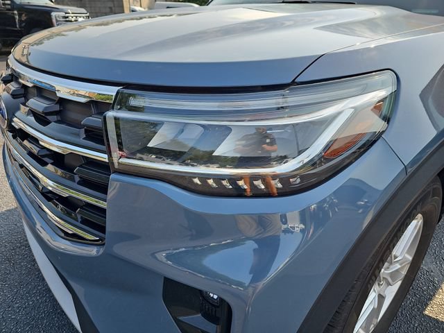 Certified 2025 Ford Explorer Active w/ Active Comfort Package RWD image 35