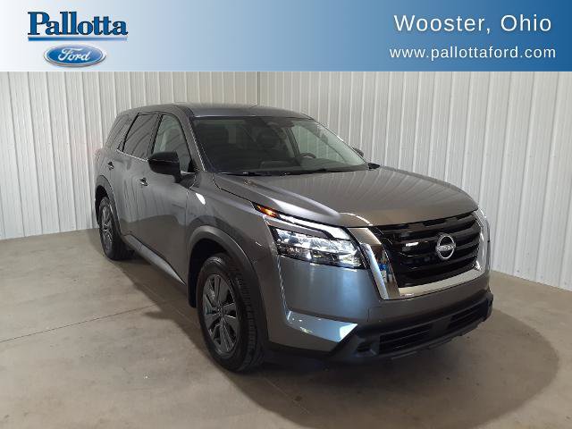 Used 2025 Nissan Pathfinder S AWD/4WD image 1
