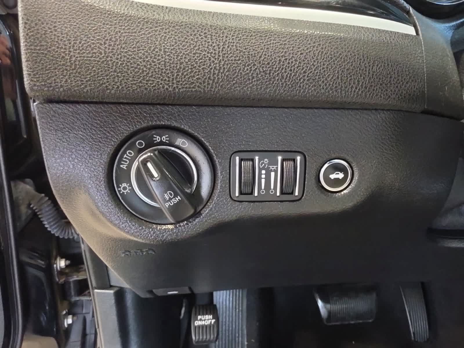 Used 2019 Chrysler 300 S w/ 300S Premium Group 2 AWD/4WD image 24