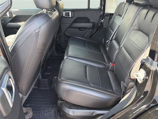 Used 2023 Jeep Wrangler Unlimited Sahara w/ Cold Weather Group AWD/4WD image 17