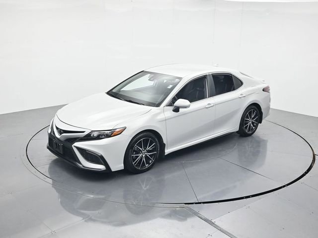 Used 2024 Toyota Camry SE w/ Convenience Package FWD image 41