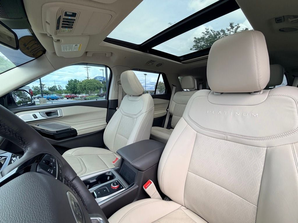 Certified 2022 Ford Explorer Platinum w/ Technology Package AWD/4WD image 35