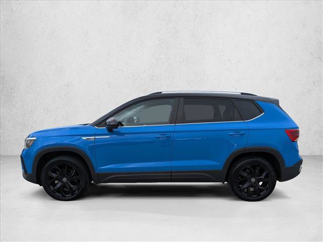 Used 2024 Volkswagen Taos SE w/ Panoramic Sunroof Package FWD image 9