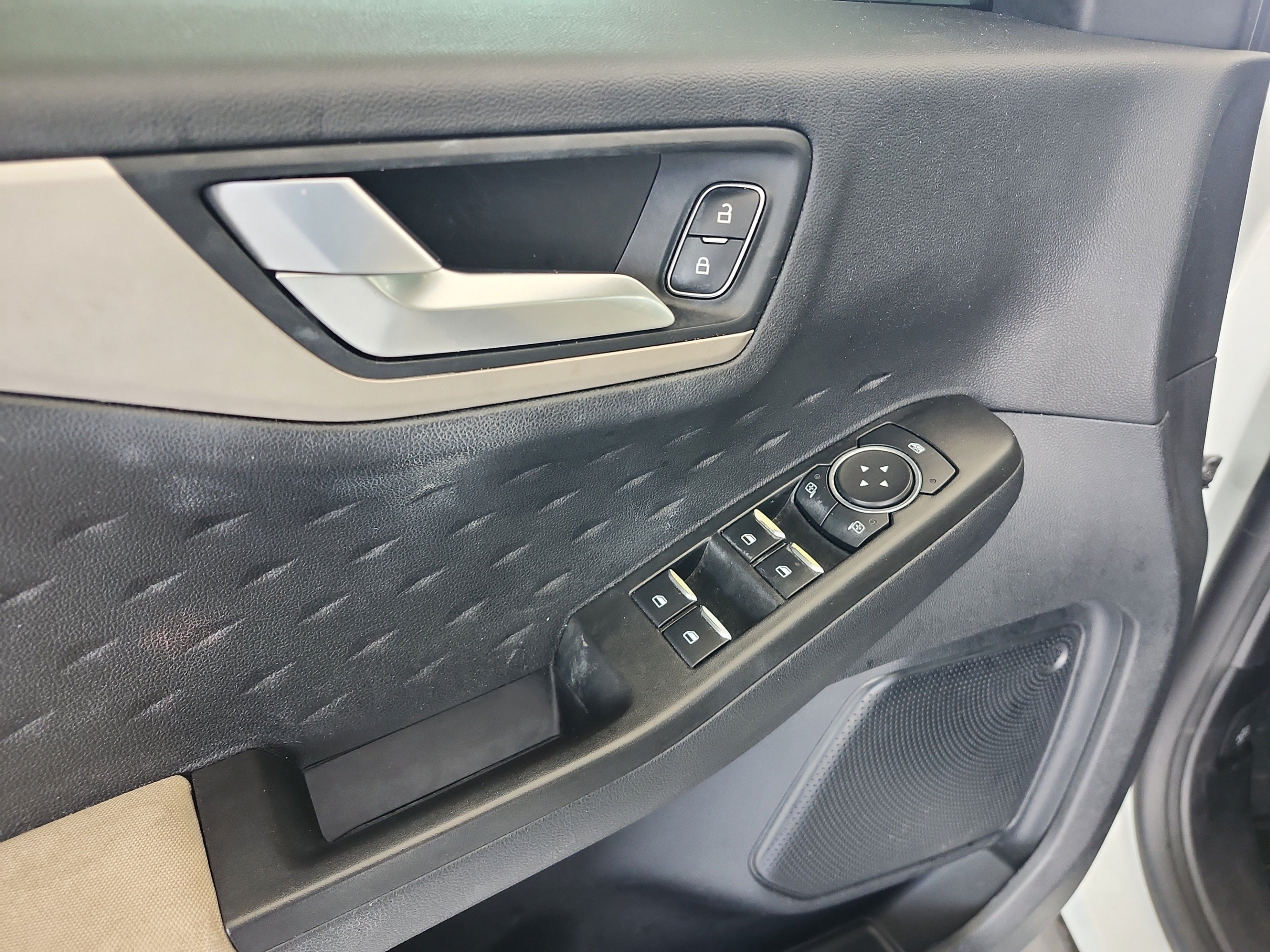 Certified 2020 Ford Escape SE FWD image 15