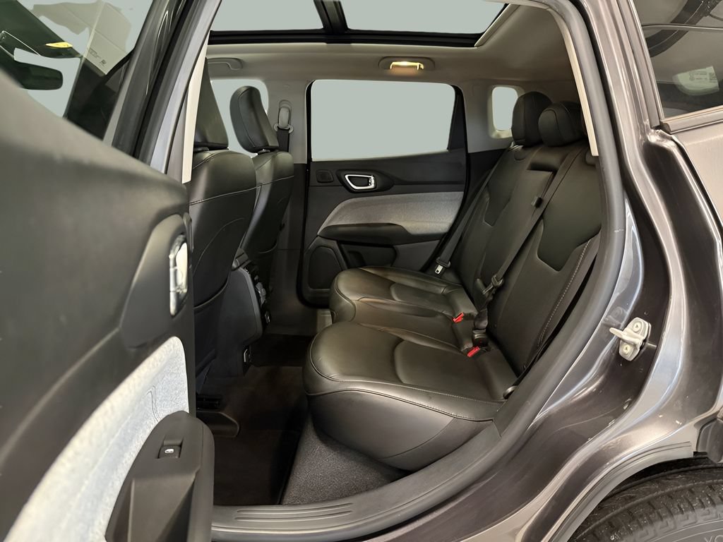 Used 2022 Jeep Compass Latitude w/ Sun and Sound Group AWD/4WD image 14