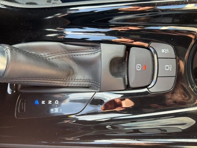 Used 2020 Toyota C-HR XLE image 25