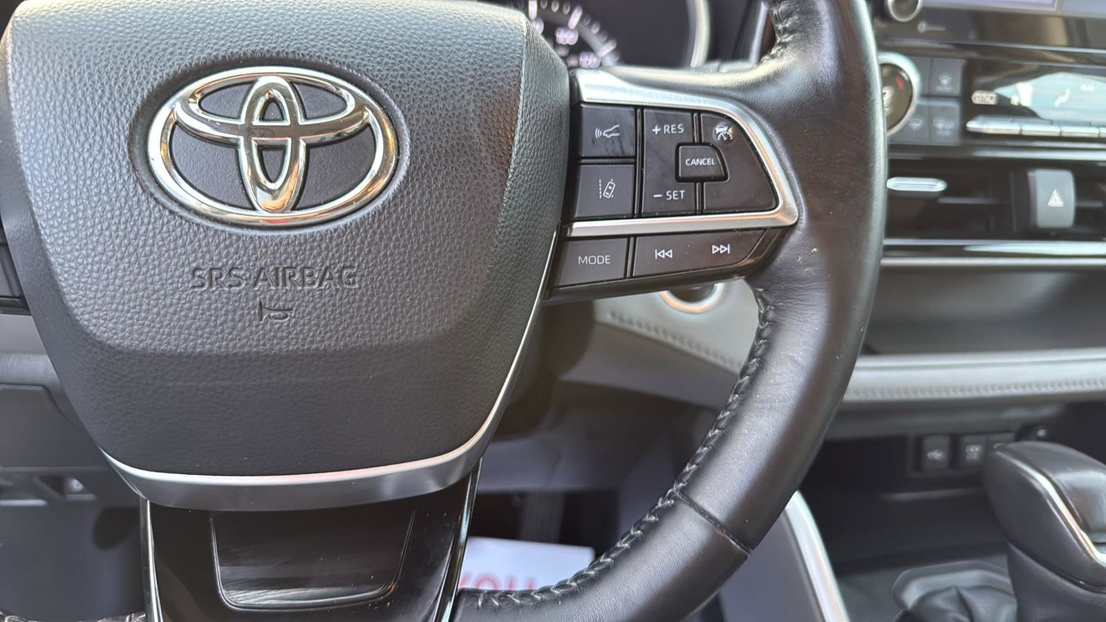 Used 2021 Toyota Highlander XLE image 14