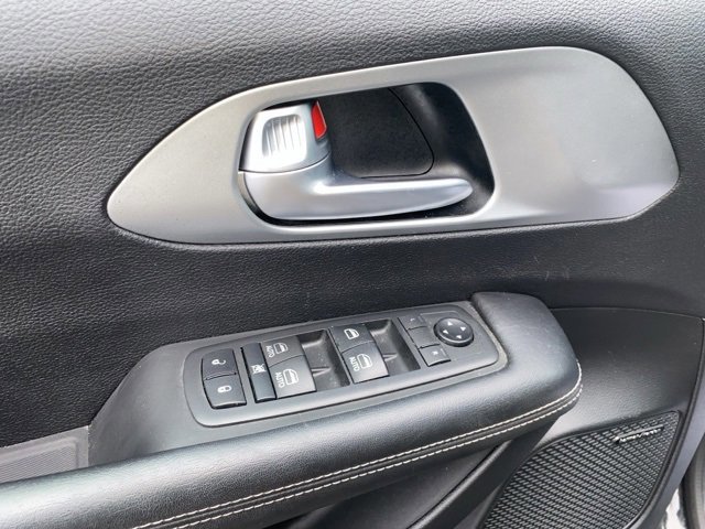 Used 2018 Chrysler Pacifica Touring-L Plus image 20