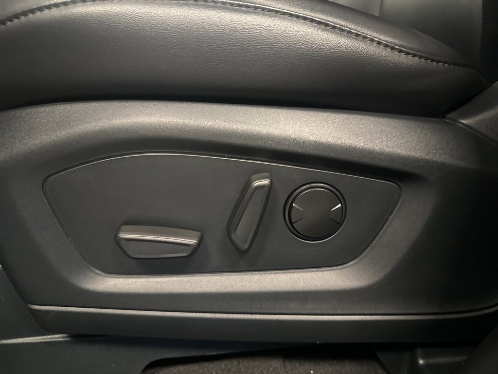 Certified 2023 Ford Explorer XLT w/ Equipment Group 202A image 14