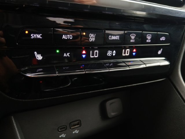 Used 2024 Buick Encore GX Avenir w/ Avenir Convenience Package FWD image 5