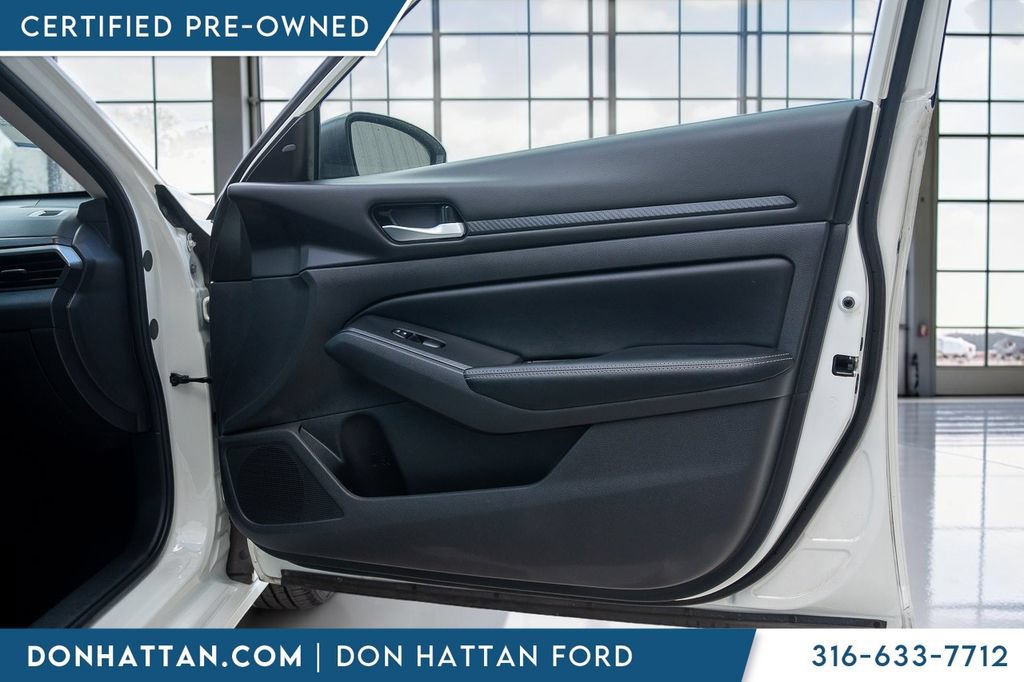 Used 2025 Nissan Altima 2.5 SV FWD image 25
