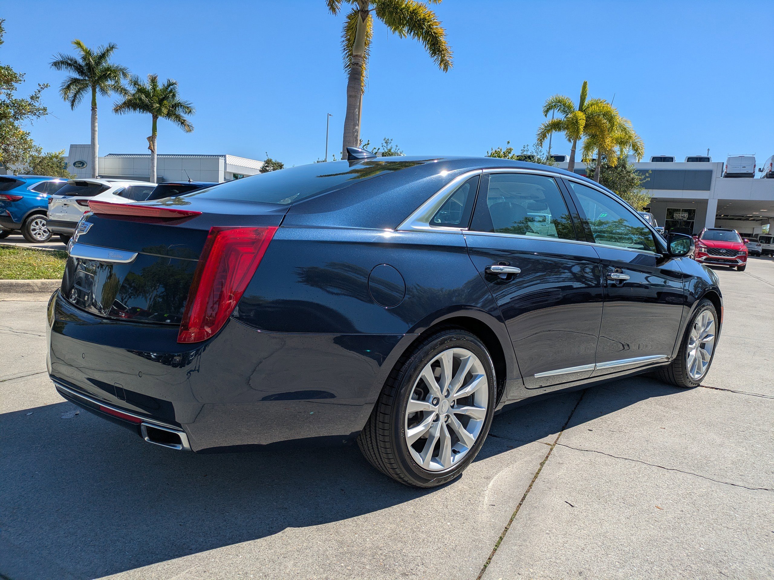 Used 2017 Cadillac XTS Luxury w/ Driver Awareness Package FWD image 4