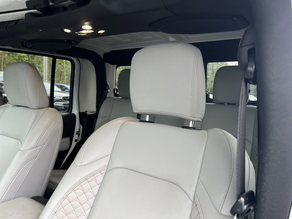 Used 2021 Jeep Gladiator Overland image 19