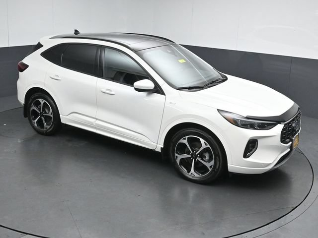 Certified 2023 Ford Escape ST-Line Elite w/ Class II Trailer Tow Package AWD/4WD image 46