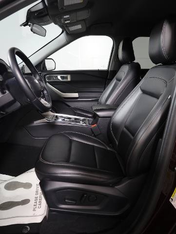 Certified 2023 Ford Explorer XLT w/ Equipment Group 202A AWD/4WD image 8