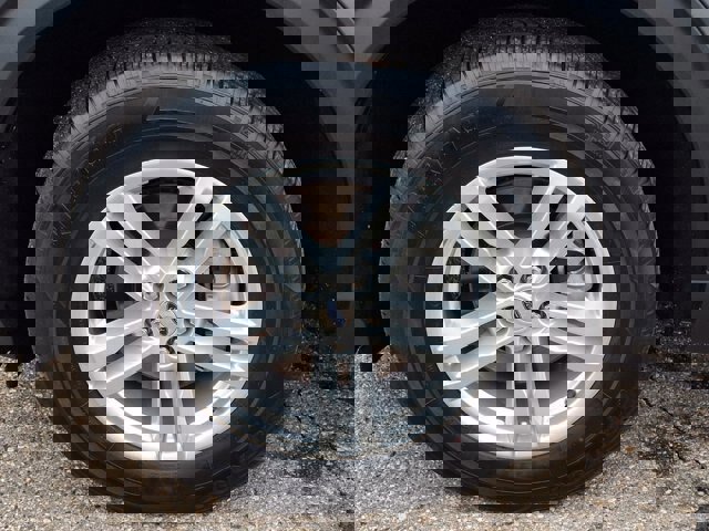 Certified 2023 Ford Explorer XLT image 30