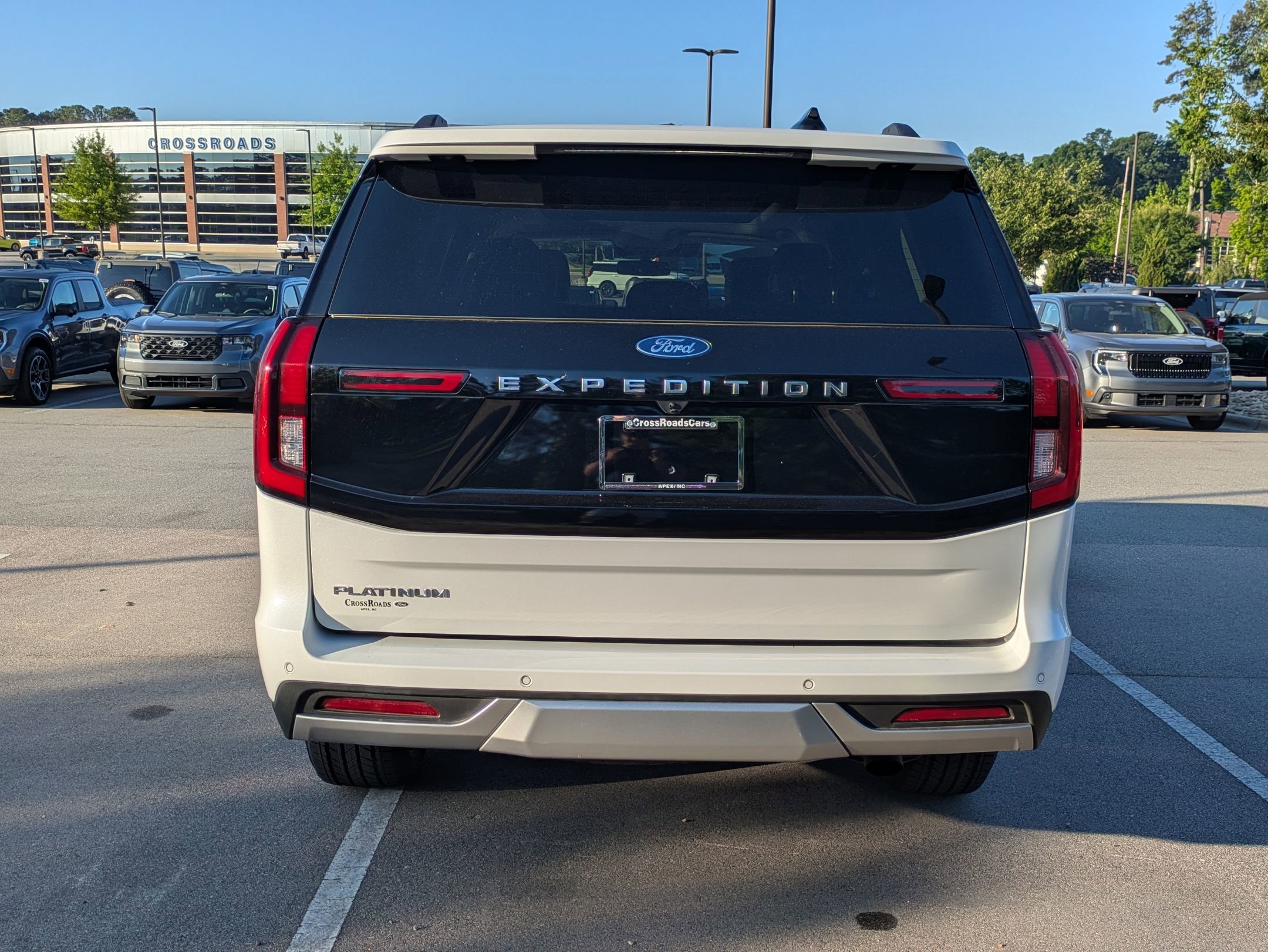 Certified 2025 Ford Expedition Platinum w/ Driver's Package AWD/4WD image 5