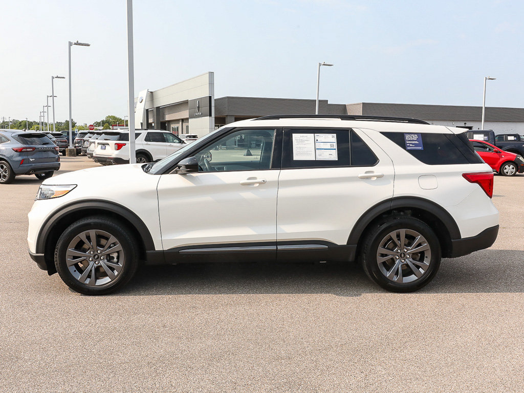 Certified 2024 Ford Explorer XLT w/ Equipment Group 202A AWD/4WD image 2