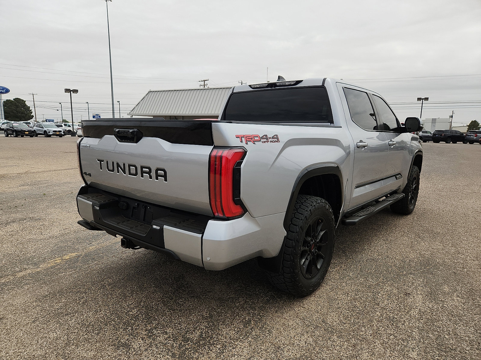 Used 2024 Toyota Tundra Platinum w/ TRD Off-Road Package AWD/4WD image 7