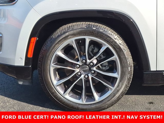 Used 2023 Jeep Wagoneer L Series III w/ Premium Group I AWD/4WD image 9