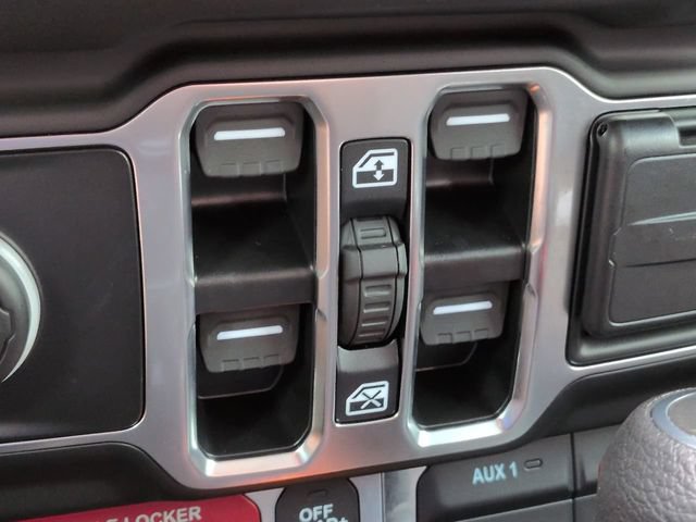 Used 2025 Jeep Gladiator Mojave AWD/4WD image 24