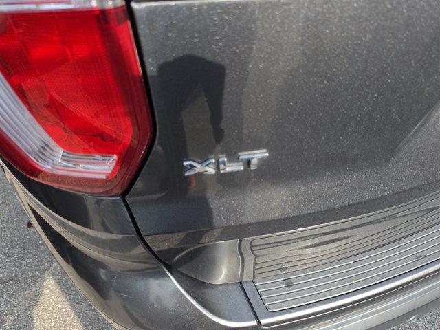 Certified 2018 Ford Explorer XLT w/ Equipment Group 202A FWD image 7