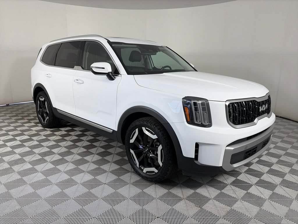 Used 2023 Kia Telluride EX w/ EX Captain's Chair Package