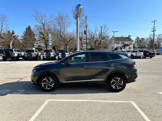 Used 2023 Kia Sportage LX image 7