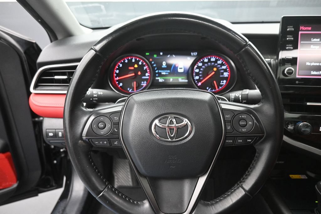 Used 2022 Toyota Camry XSE FWD image 6