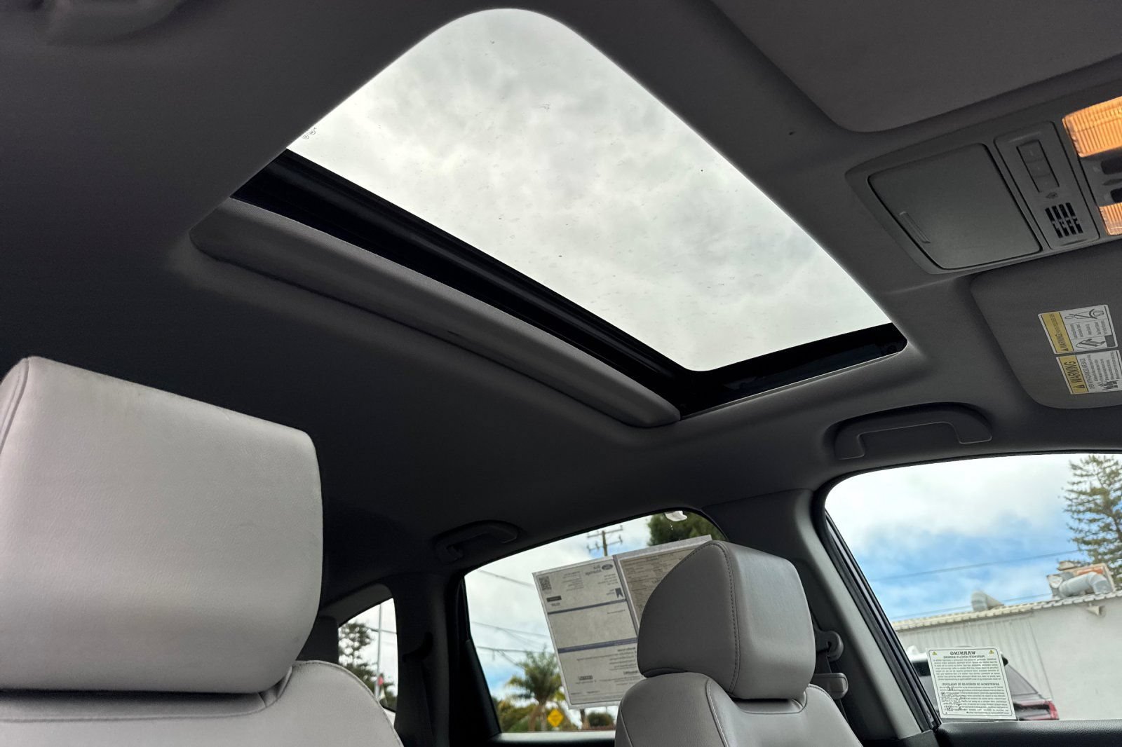 Used 2017 Honda CR-V EX-L image 10