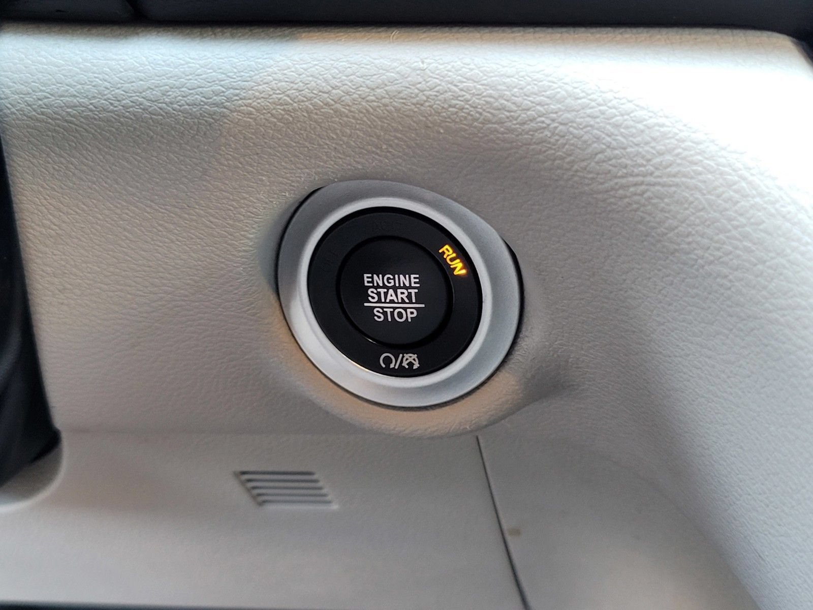 Used 2024 Chrysler Voyager LX FWD image 26