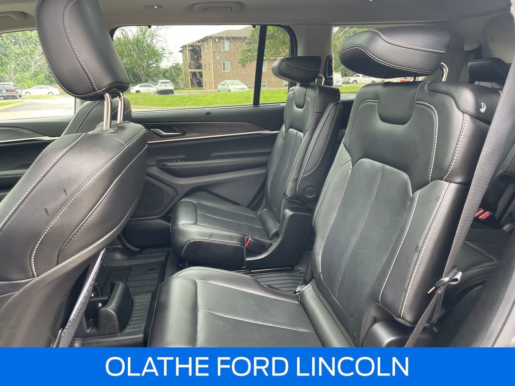 Used 2023 Jeep Grand Cherokee L Limited w/ Luxury Tech Group II AWD/4WD image 33