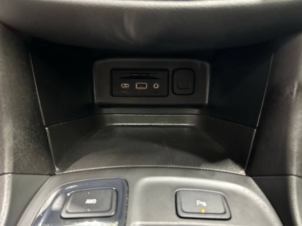 Used 2024 Chevrolet Equinox RS w/ RS Leather Package AWD/4WD image 24