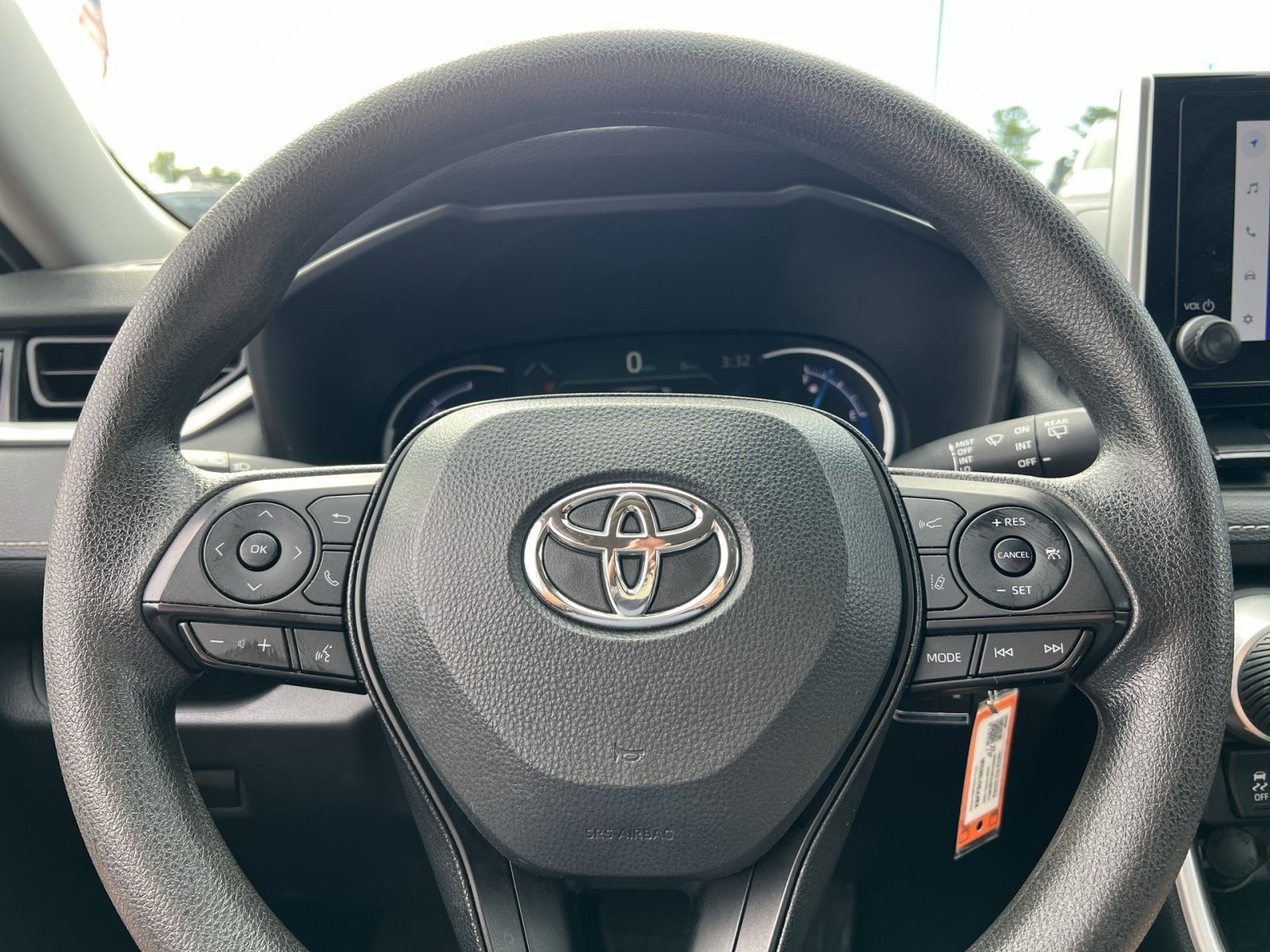 Used 2025 Toyota RAV4 LE AWD/4WD image 16