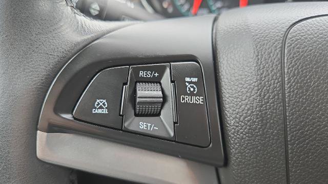 Used 2022 Chevrolet Trax LT w/ LT Convenience Package AWD/4WD image 18