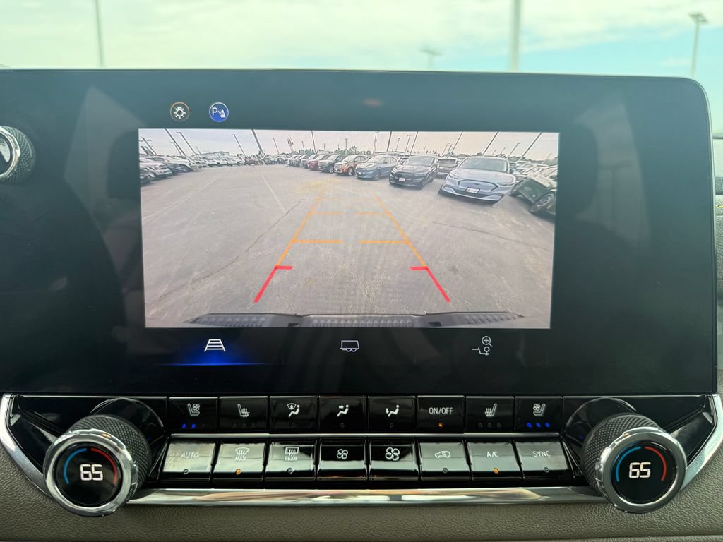Used 2024 Chevrolet Colorado ZR2 w/ ZR2 Convenience Package III AWD/4WD image 28