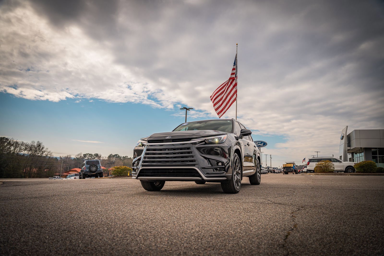 Used 2025 Lexus TX 500h 500h F SPORT Premium image 2