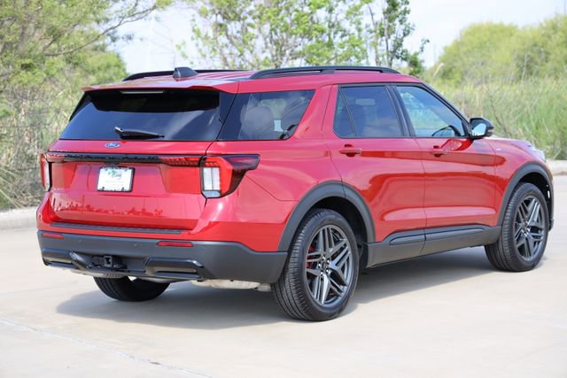 Certified 2025 Ford Explorer ST-Line w/ Premium Package RWD image 8