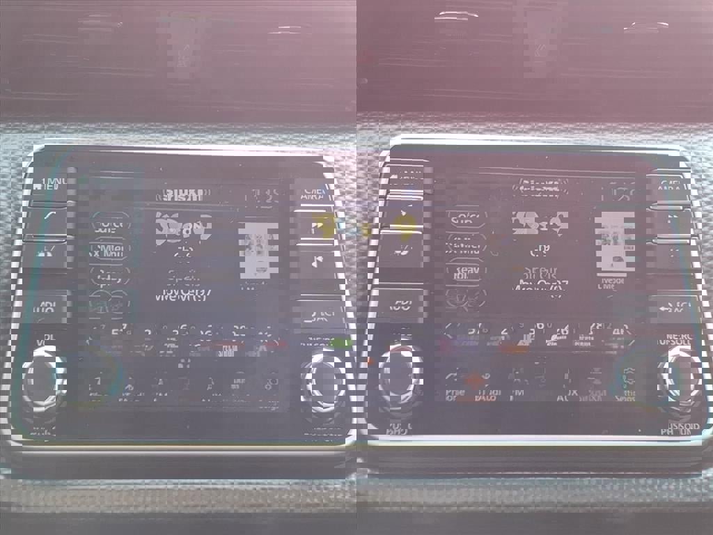 Used 2018 Nissan Kicks SV image 15